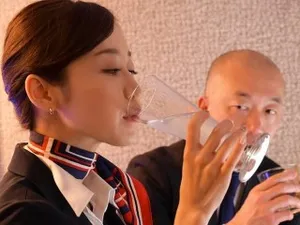 Cơn mưa to, cậu nhân viên buộc phải ngủ lại nhà trọ với cấp trên nữ và cái kết